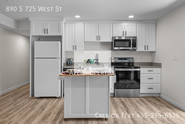 890 S 725 W St