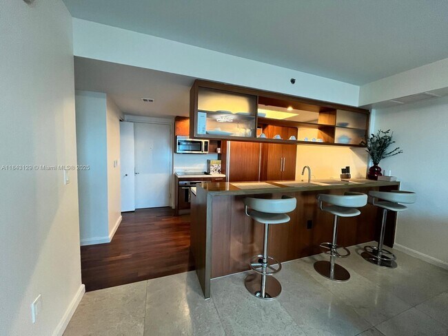 Building Photo - 50 Biscayne Blvd Unit 712 Rental