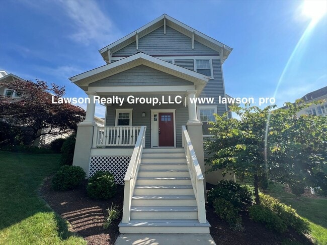 Building Photo - Upscale Three Bedroom in Colonial Green with Garage