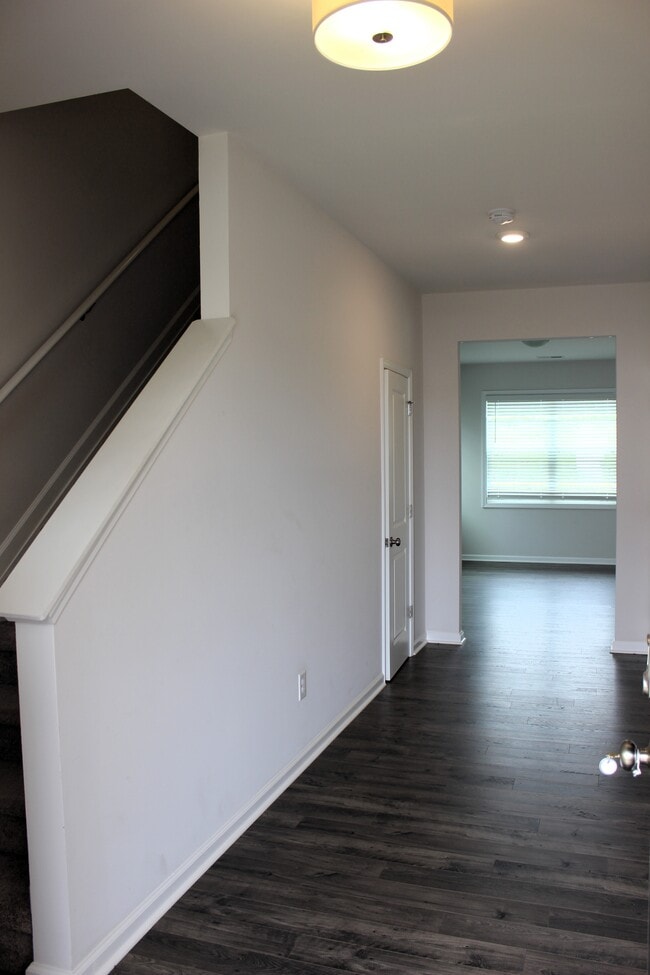 Photo - 15 Apricot Ln