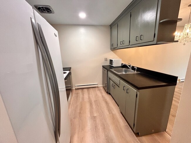 Photo - 213 Baxter Rd Unit APT B