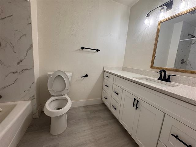 Photo - 2910 Portsmouth Dr House