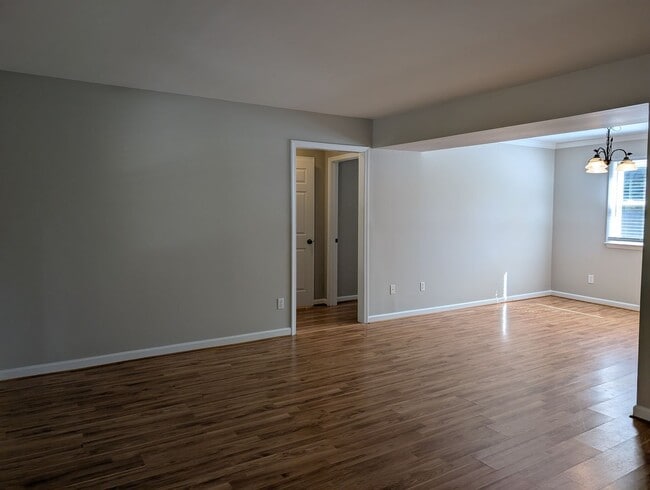 Photo - Cozy 2 story, 5 bedroom, 3.5 bathroom hous...