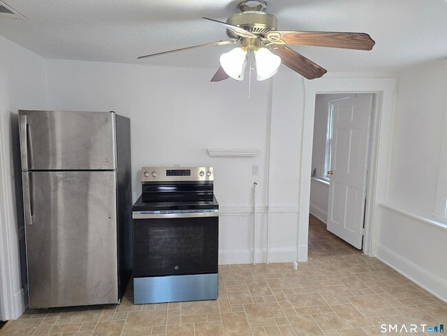 103 Capen St