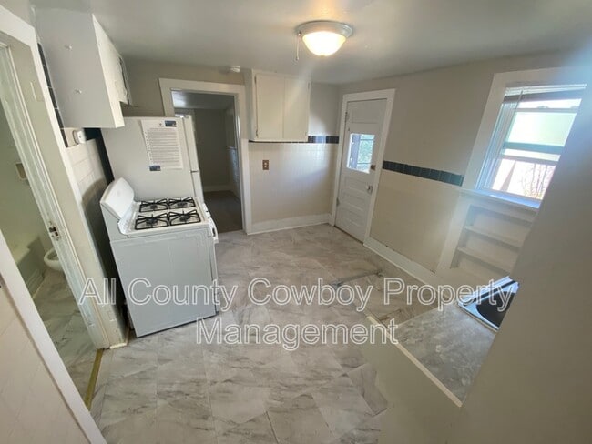 Photo - 510 E Lewis St