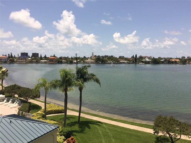 7974 Sailboat Key Blvd S Unidad 701