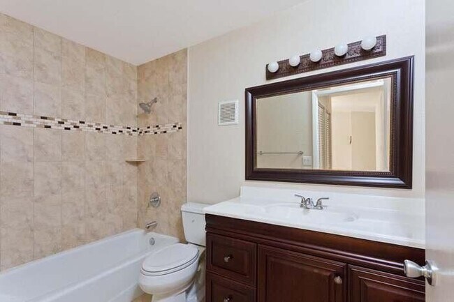 Photo - 39 Mayfair Ln