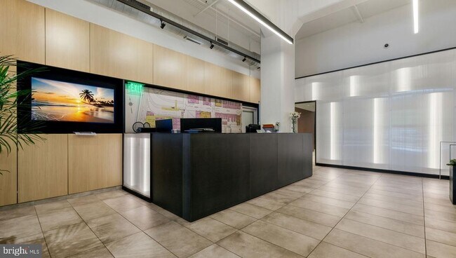 Photo - 2200 Arch St Unidad 705