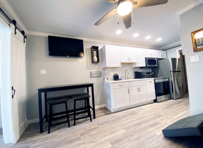 Photo - 504 Robin Dr