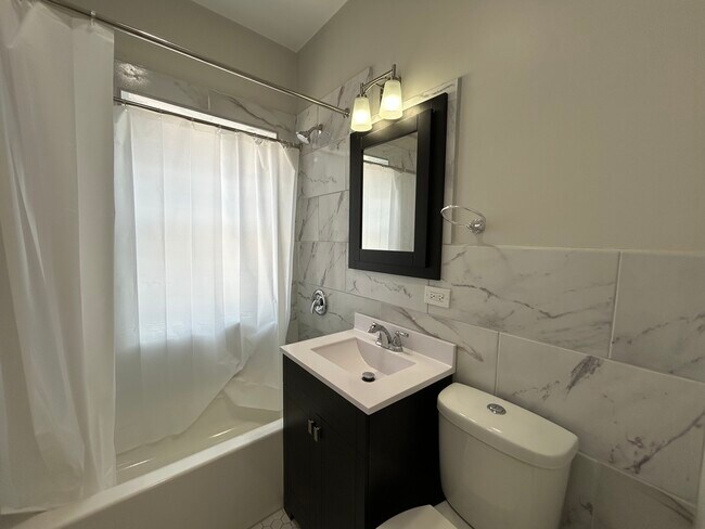 Photo - 2712 N Milwaukee Ave Unidad 313