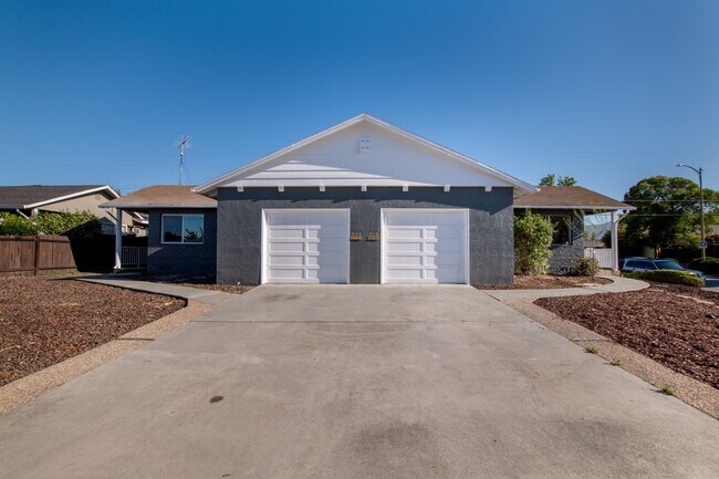 Photo - 956 W Hacienda Ave