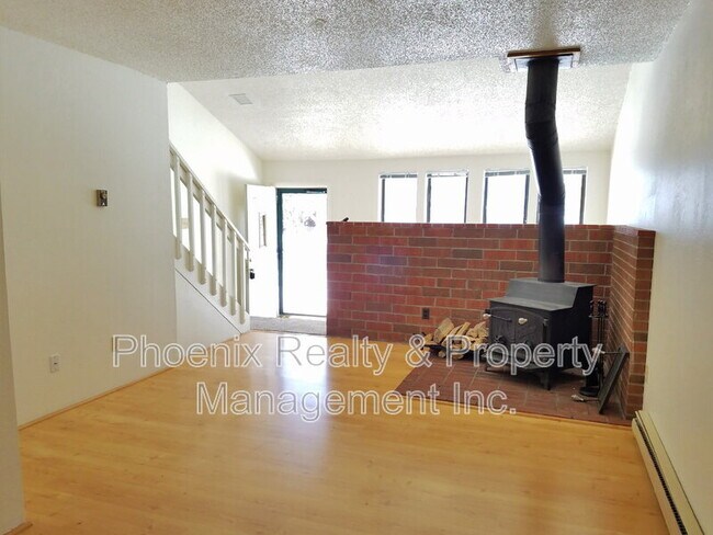 Photo - 901 Sir Galahad Dr