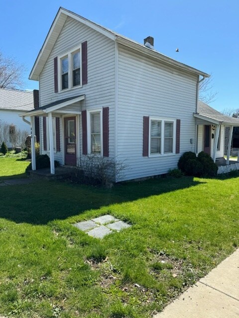 Photo - 400 E Main St House