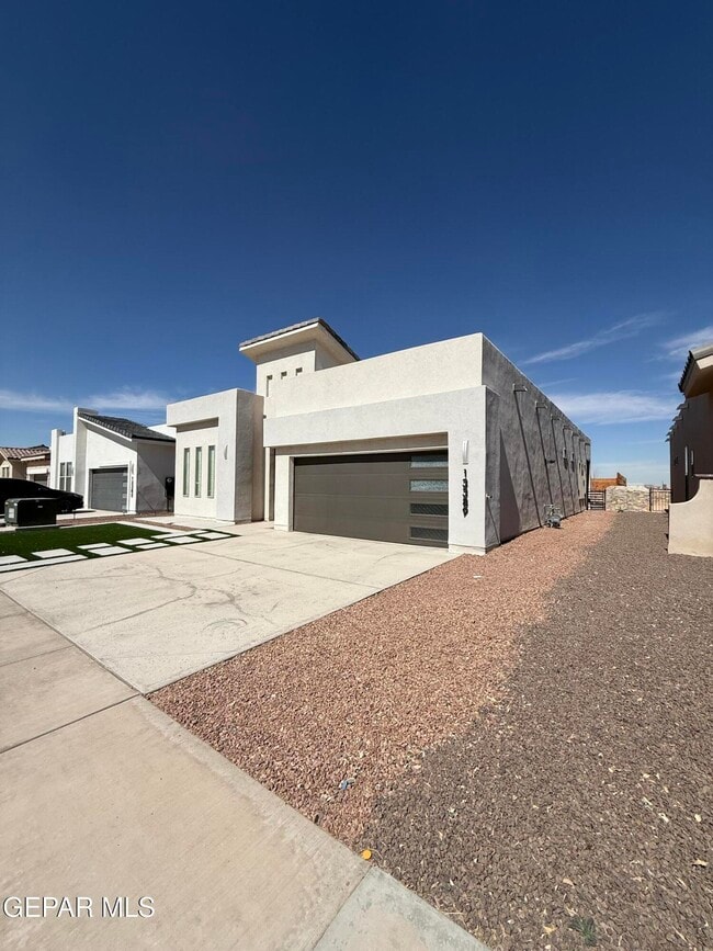 Photo - 13389 Carterton Ave