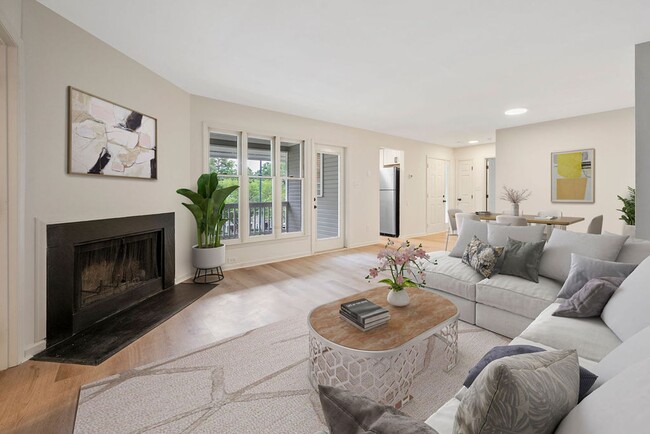 Building Photo - Newly Renovated 2 Bedroom Condo near Rex H... Unit 202