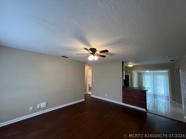 3701 SW 58th Terrace