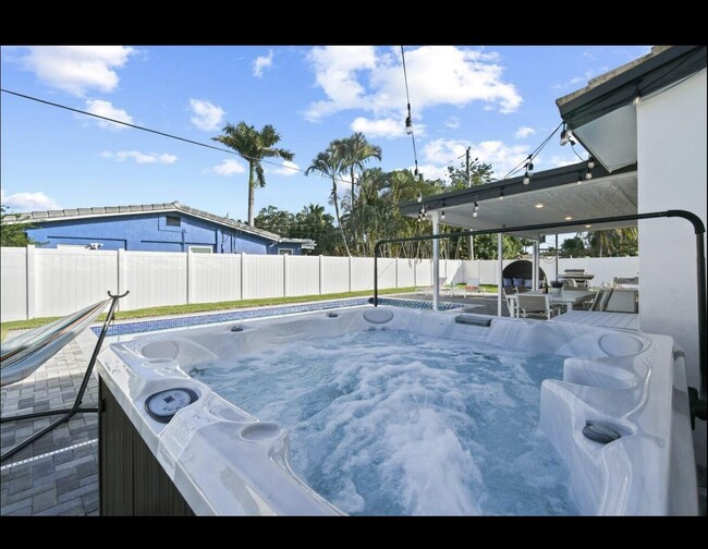 Photo - 5040 NE 22nd Ave