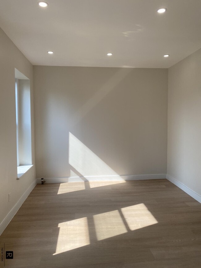 Photo - 76 4th Ave