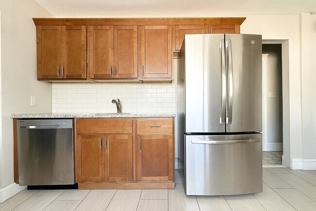Photo - 128 Lawrence St