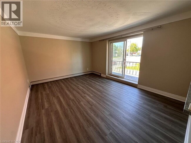 Photo - 723 Upper James St Unit 2