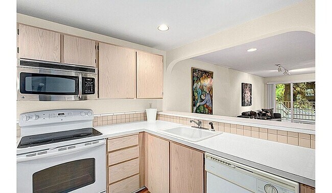 Photo - 12670 NE 10th Pl Unidad A104
