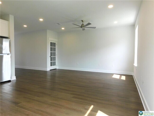 Photo - 1674 Best Pl Casa Adosada