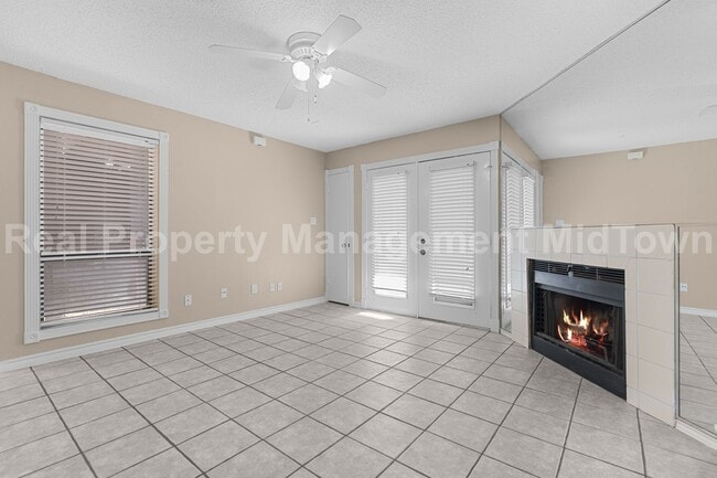 Photo - Cozy One-Bedroom Townhome in Prime Arlingt...