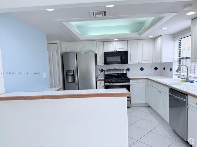 Building Photo - 10532 SW 112th Ave Rental