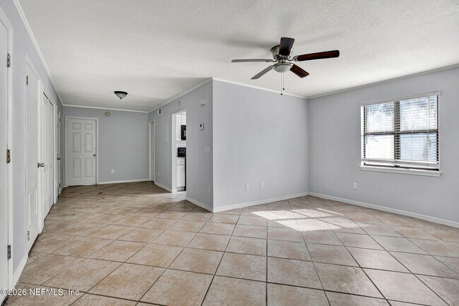 Photo - 725 7th Ave S