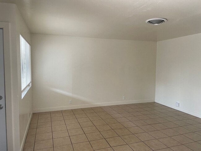 Photo - 1414 W Vassar Ave Unidad C