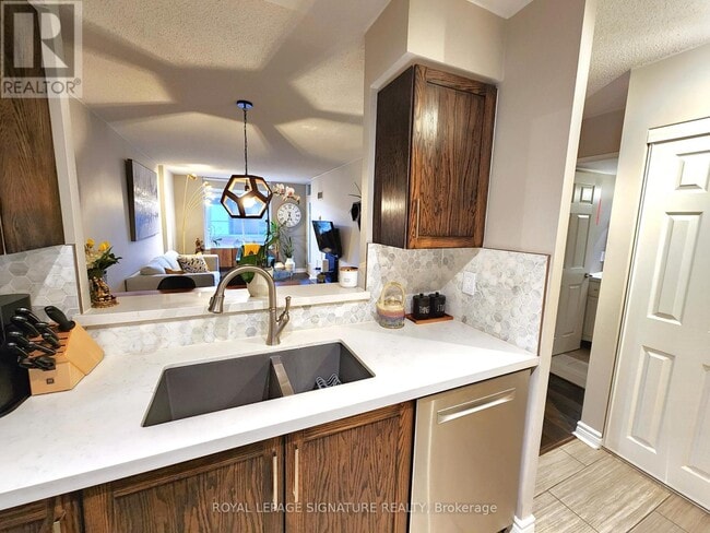 Photo - 39 Parliament St Unit 608