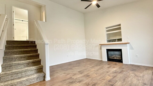 Photo - 485 N Megan St