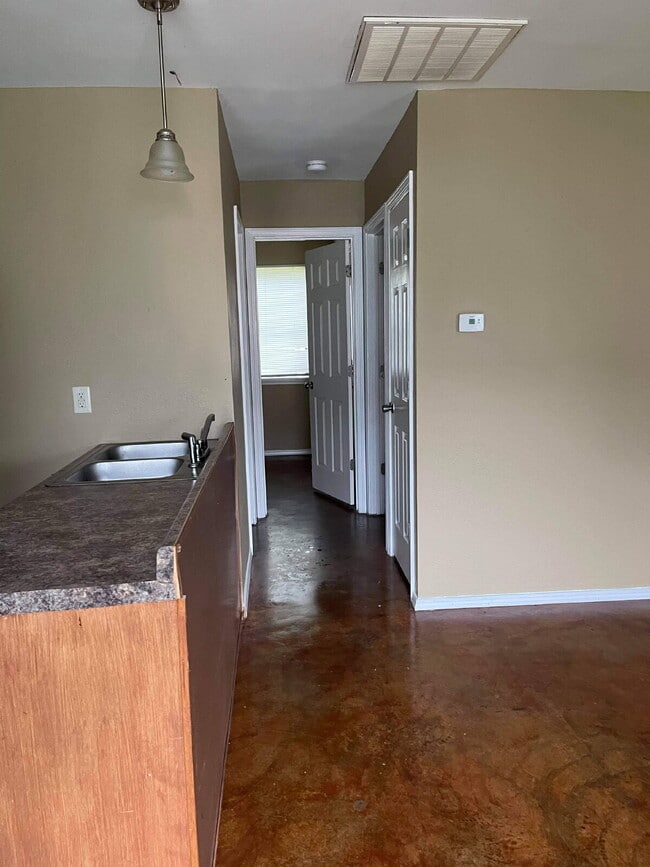 Photo - "Charming 2 Bedroom Apartment in Bono, AR with Spacious Layout and Convenient Location!" Unit Apt C