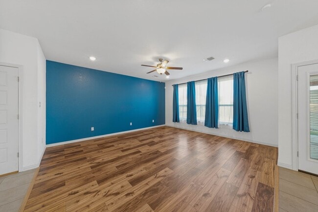 Photo - 9683 Shorebird Ln