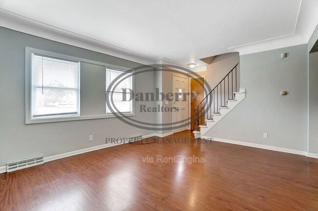 Photo - 1115 Secor Rd