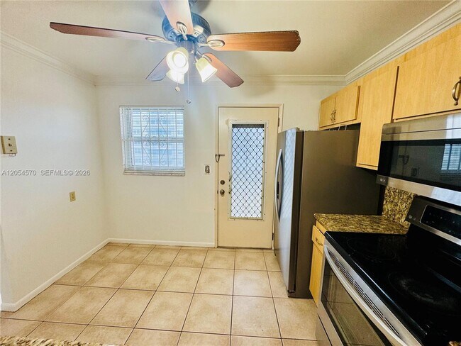 Photo - 420 NE 12th Ave Unidad 502