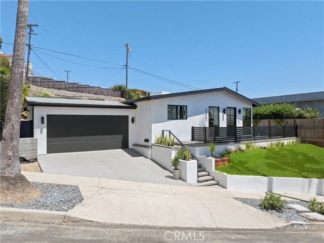 Photo - 2200 Mantis Ave