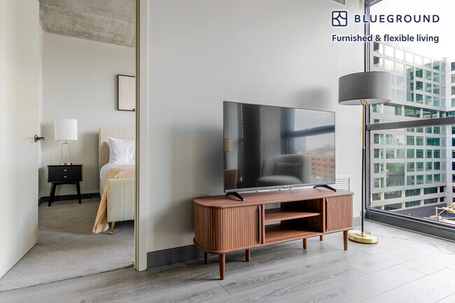 Photo - 180 N Ada St Unidad FL8-ID1302