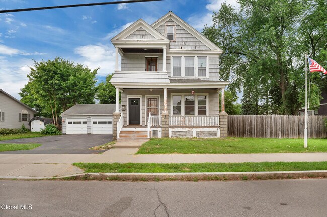 Photo - 2139 Foster Ave