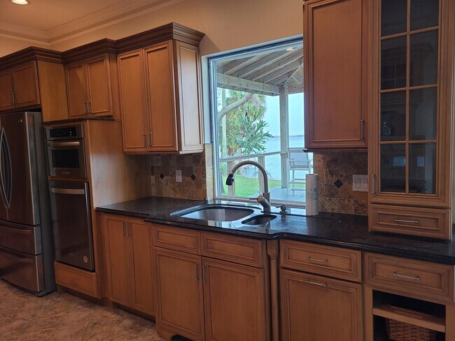 Photo - 2557 Pineapple Ave