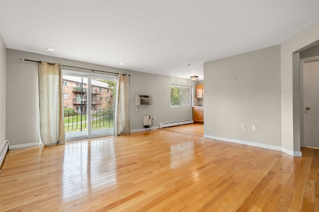 Photo - 28 Fernview Ave Unit 10