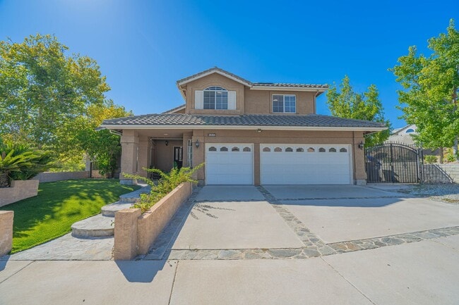 Building Photo - Stunning 5-Bedroom Pool Home with RV Parking and Solar in Canyon Country!