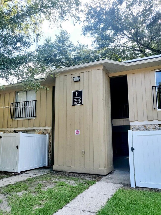 Building Photo - 507 NW 39th Rd Unit 240 Rental