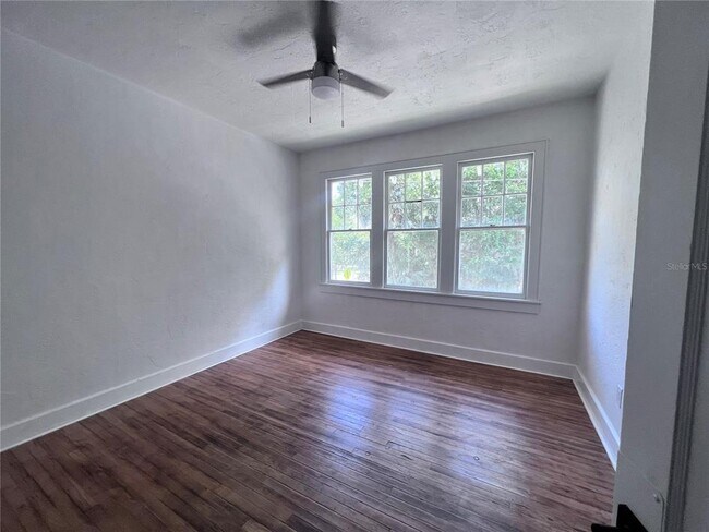 204 NW 3rd St
