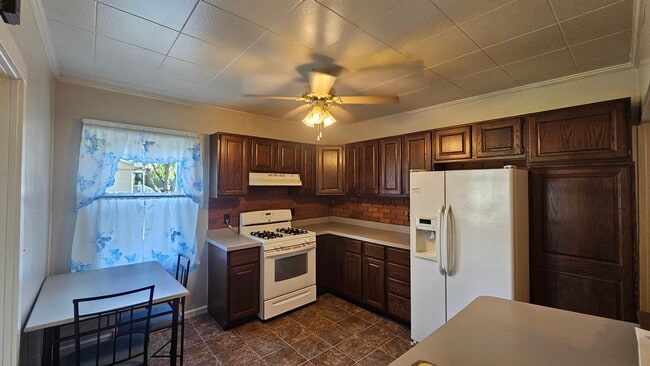 Photo - 301 N 1st St