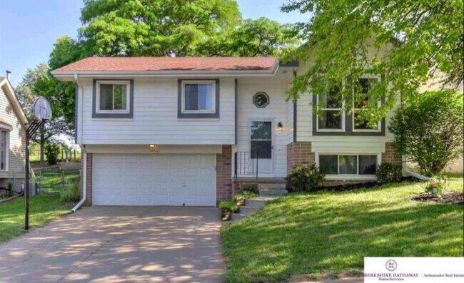 Greentree Iron Ridge Tranquility View Apartments For Rent Omaha Ne Forrent Com