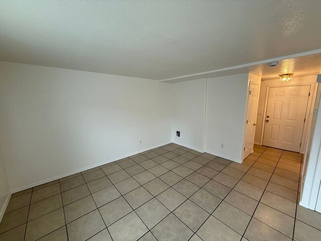 Building Photo - 4336 Ward Pl NE