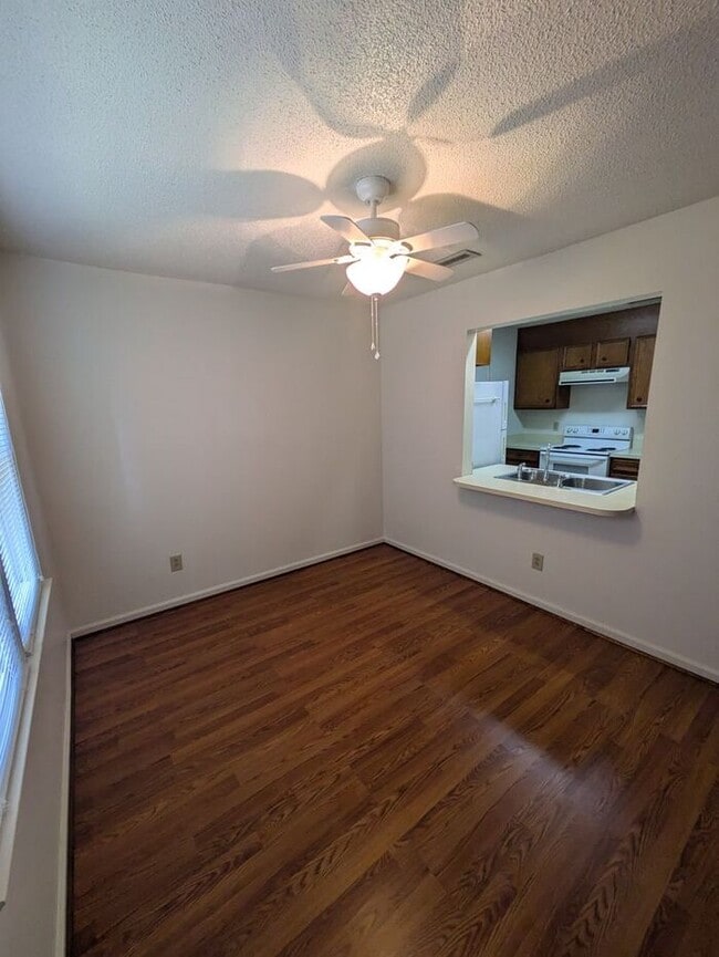 Photo - 2BD/2BA Unit at LakePointe