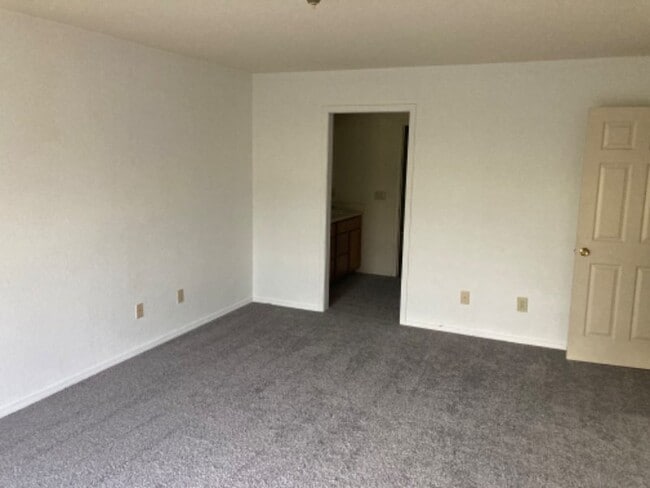 Building Photo - 1810 Westridge St