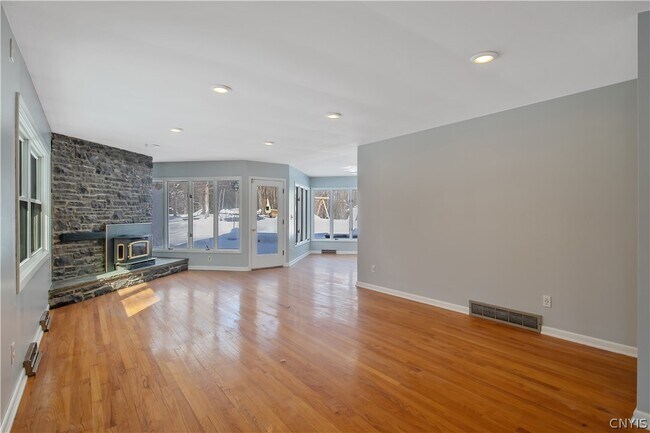 Photo - 7301 Dogwood Ln